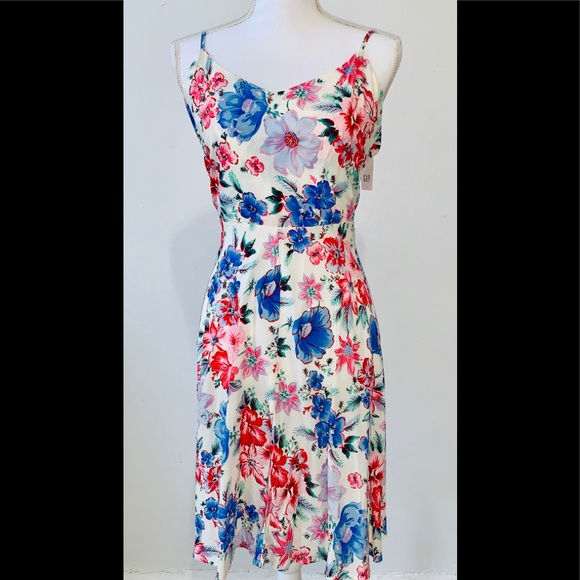GAP Dresses & Skirts - Gap🌸🍃🌷Womans Floral print dress